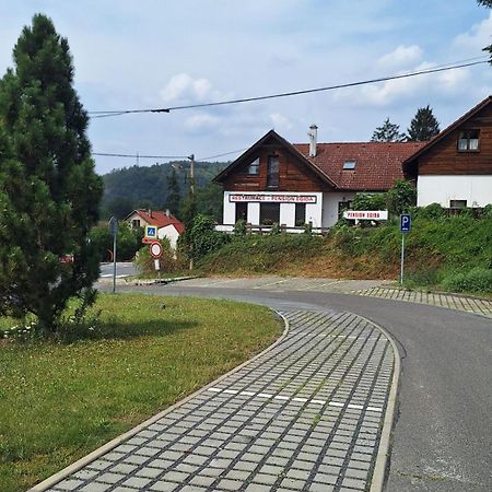 Pension Egida Rez Экстерьер фото