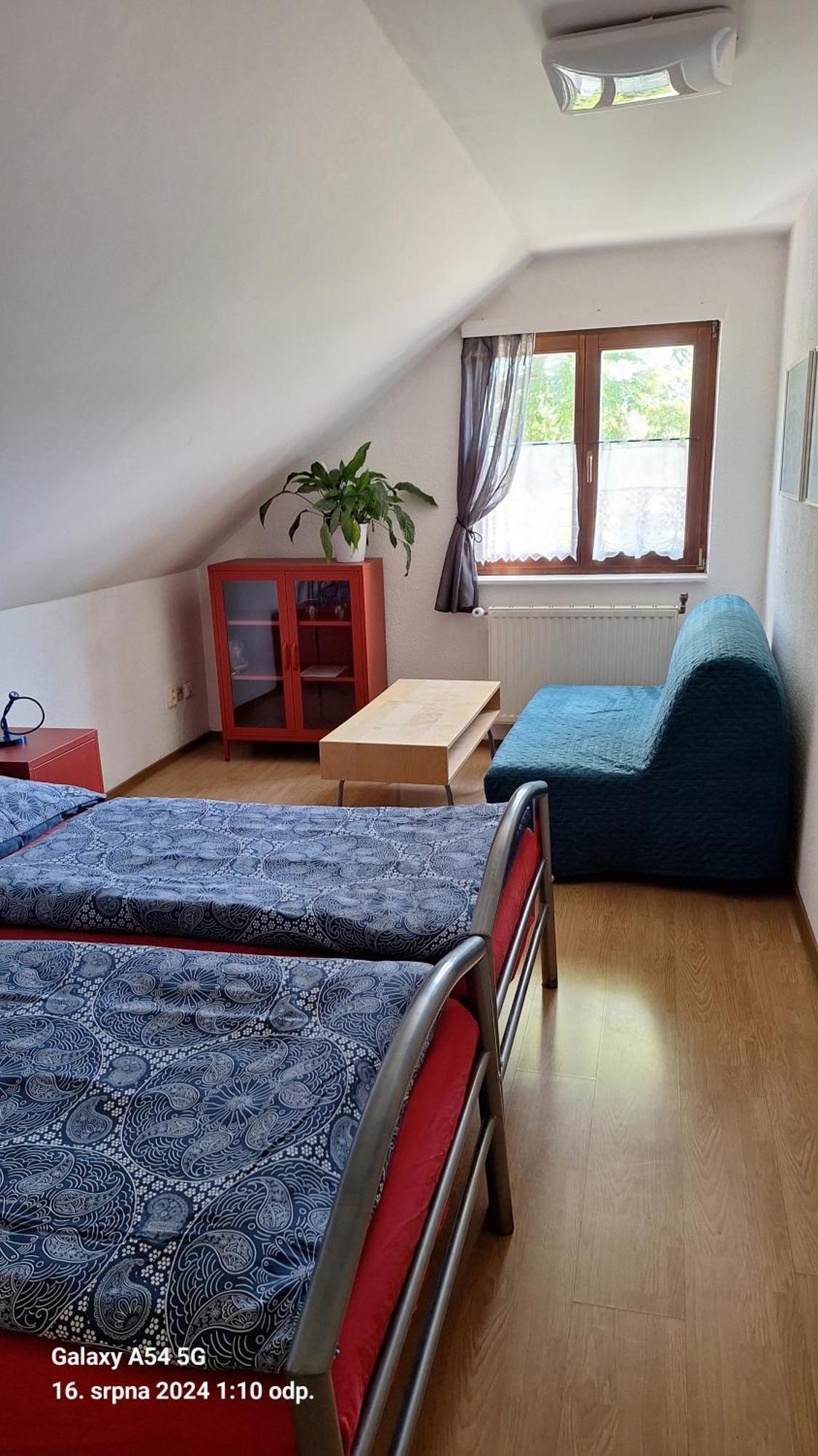 Pension Egida Rez Экстерьер фото