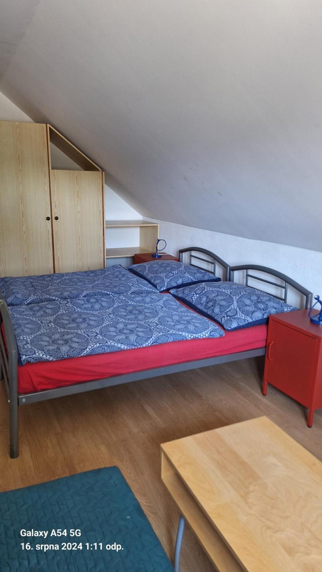 Pension Egida Rez Экстерьер фото